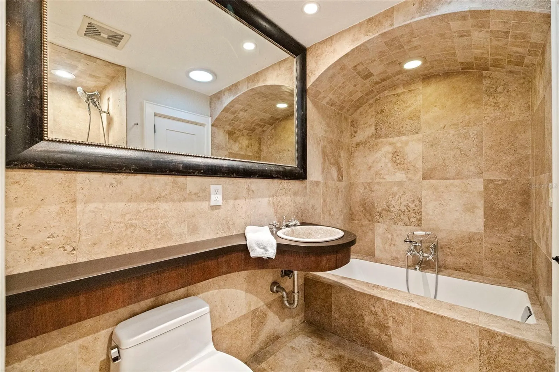 808 Brightwaters Boulevard NE St Petersburg FL 33704