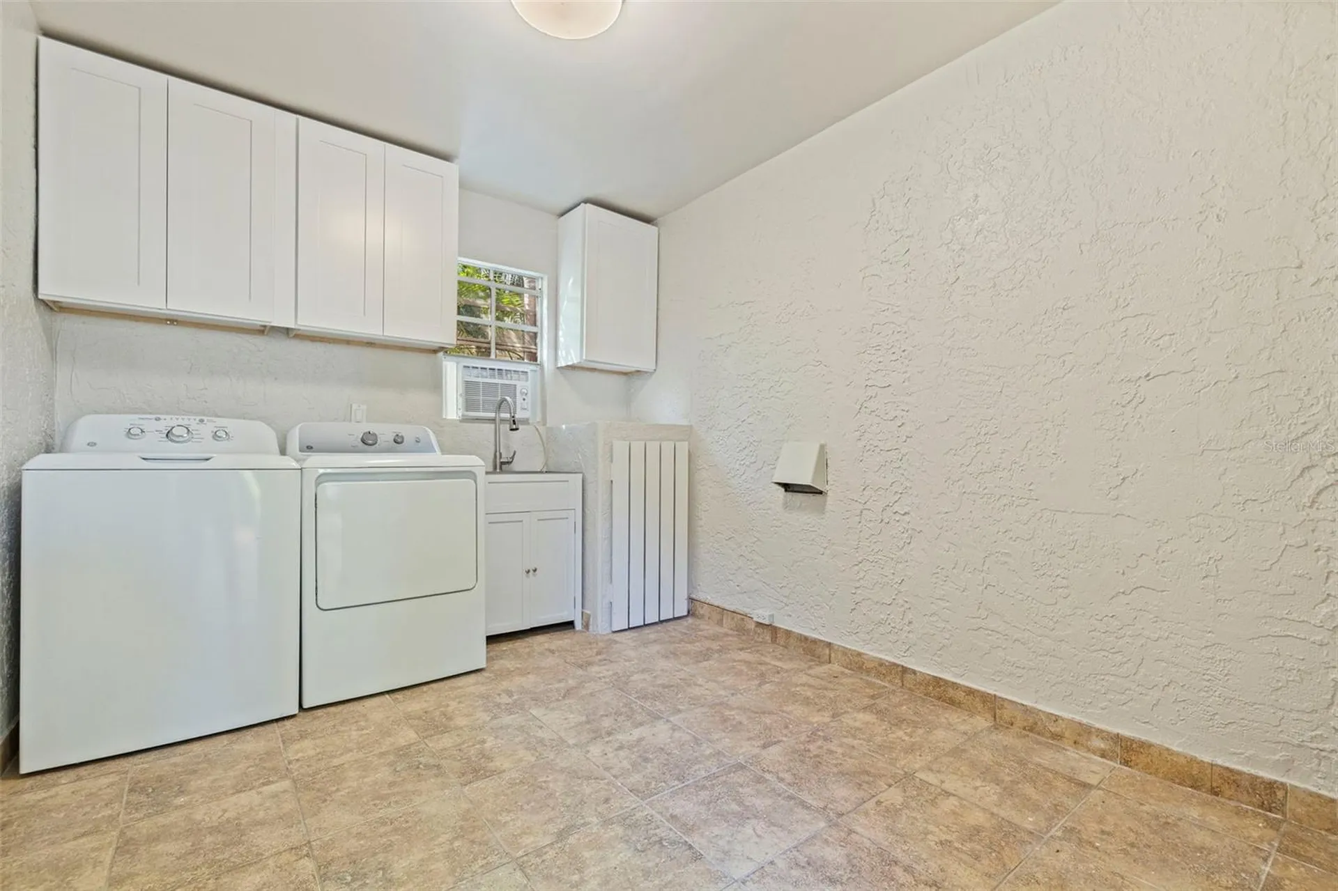 808 Brightwaters Boulevard NE St Petersburg FL 33704