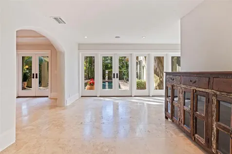 808 Brightwaters Boulevard NE St Petersburg FL 33704