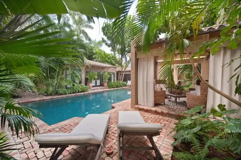 808 Brightwaters Boulevard NE St Petersburg FL 33704