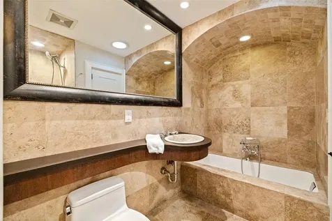 808 Brightwaters Boulevard NE St Petersburg FL 33704