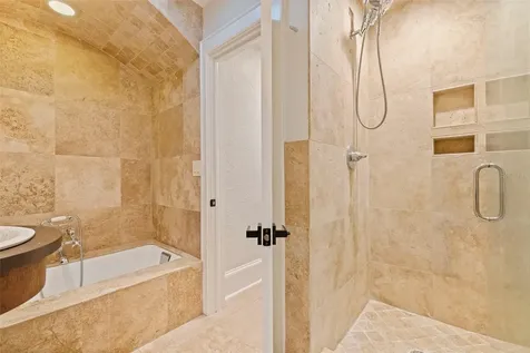 808 Brightwaters Boulevard NE St Petersburg FL 33704