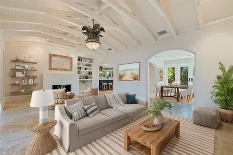 808 Brightwaters Boulevard NE St Petersburg FL 33704