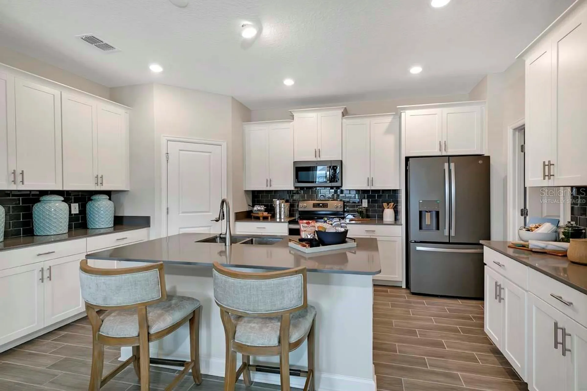 2400 Volunteer Avenue Kissimmee FL 34744