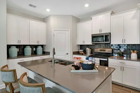 2400 Volunteer Avenue Kissimmee FL 34744