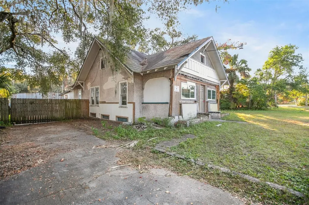 1430 E New York Avenue Deland FL 32724