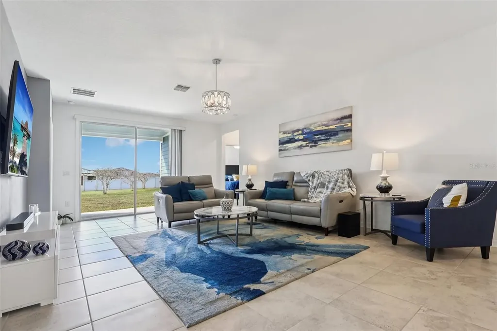 2002 Myrtle Pine Street Kissimmee FL 34746