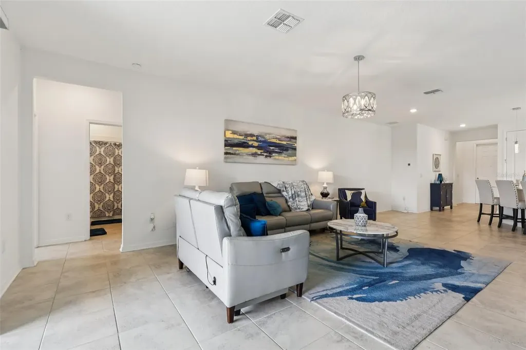 2002 Myrtle Pine Street Kissimmee FL 34746