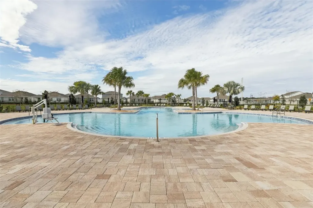 2002 Myrtle Pine Street Kissimmee FL 34746