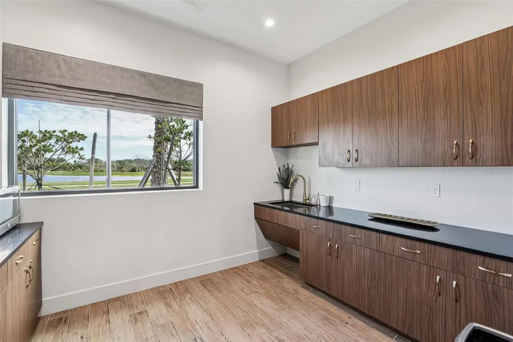 2002 Myrtle Pine Street Kissimmee FL 34746