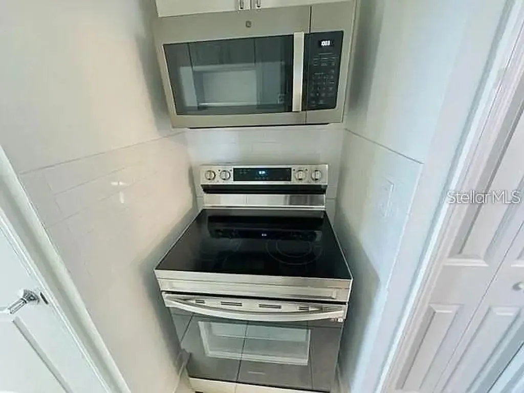 2002 Myrtle Pine Street Kissimmee FL 34746