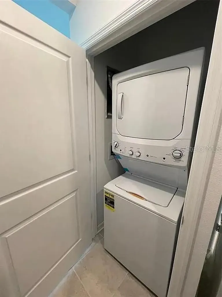 2002 Myrtle Pine Street Kissimmee FL 34746