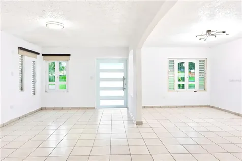 Estancias Rio Hondo K19 Rio Botijas Bayamon PR 00961