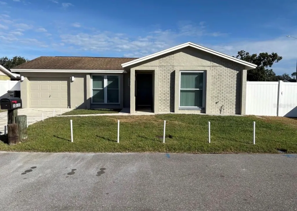 10111 Enchanted Oaks Court Tampa FL 33615