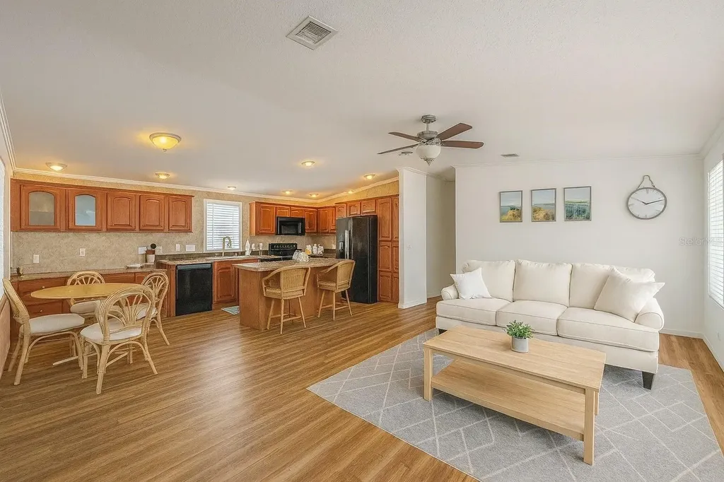 1375 Pasadena Avenue S South Pasadena FL 33707