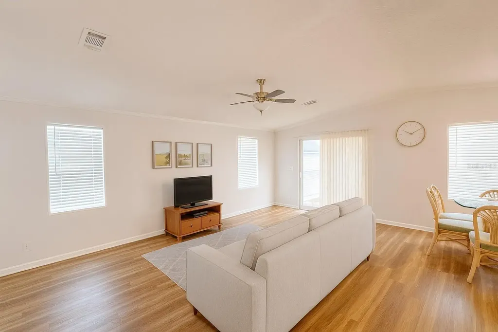1375 Pasadena Avenue S South Pasadena FL 33707