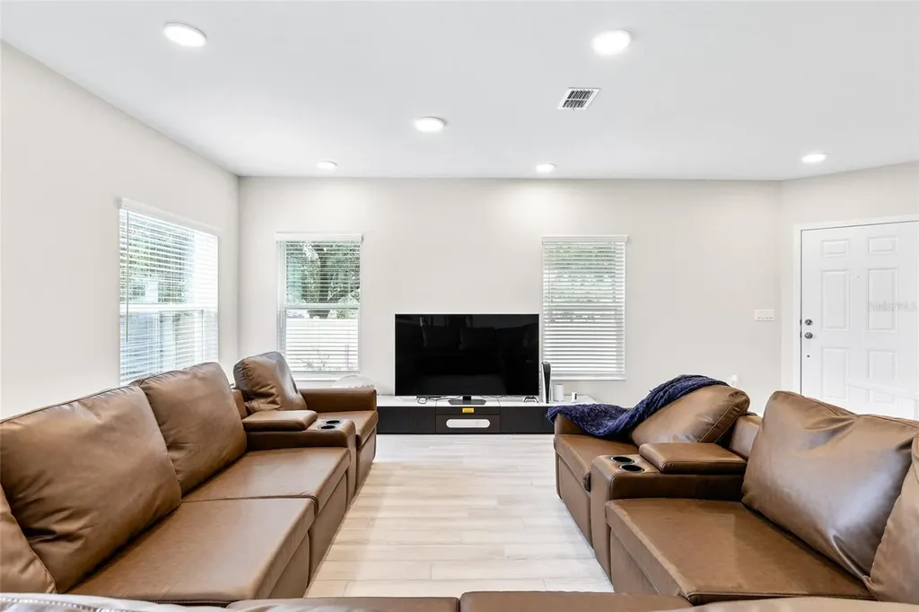 4701 New Orleans Cove Oviedo FL 32765
