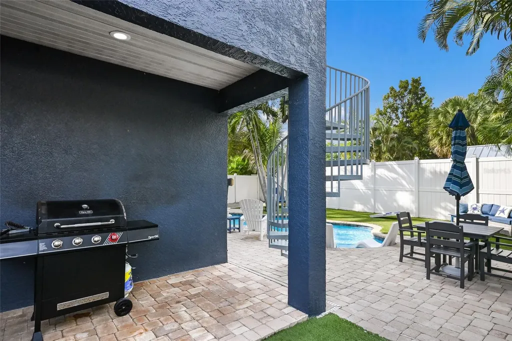 159 Crescent Drive Anna Maria FL 34216