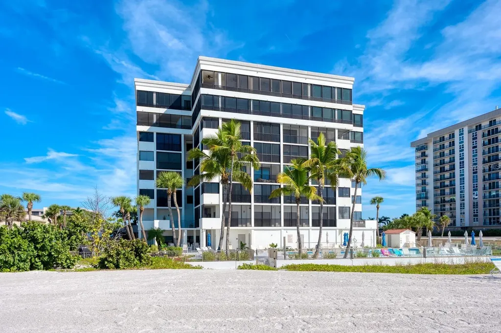 1104 Benjamin Franklin Drive Sarasota FL 34236