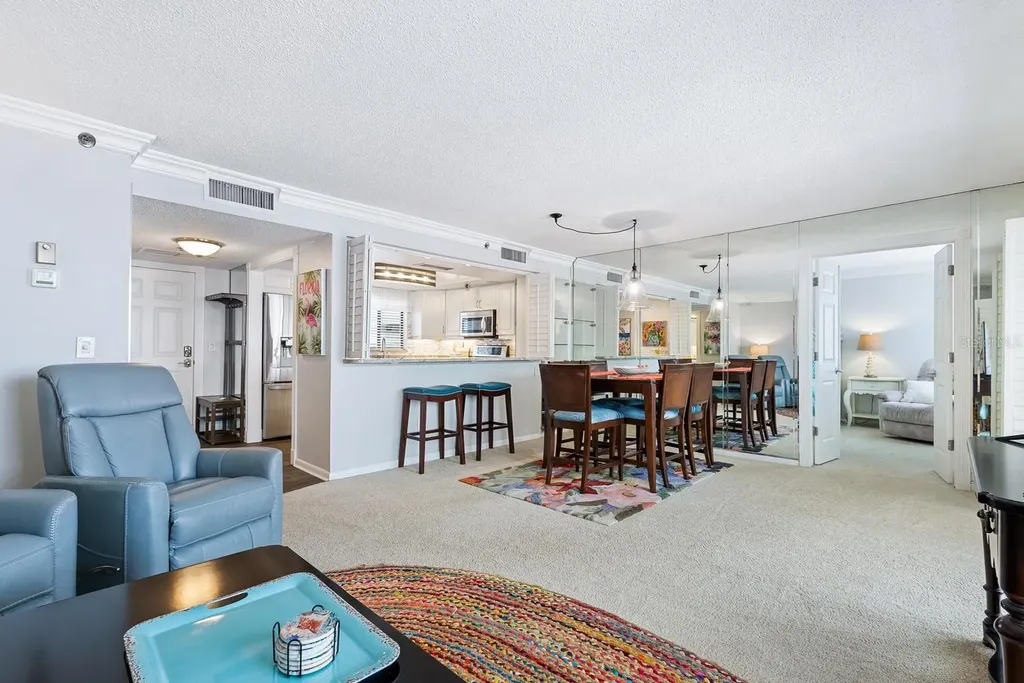1104 Benjamin Franklin Drive Sarasota FL 34236