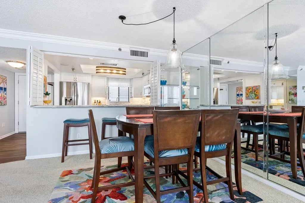 1104 Benjamin Franklin Drive Sarasota FL 34236