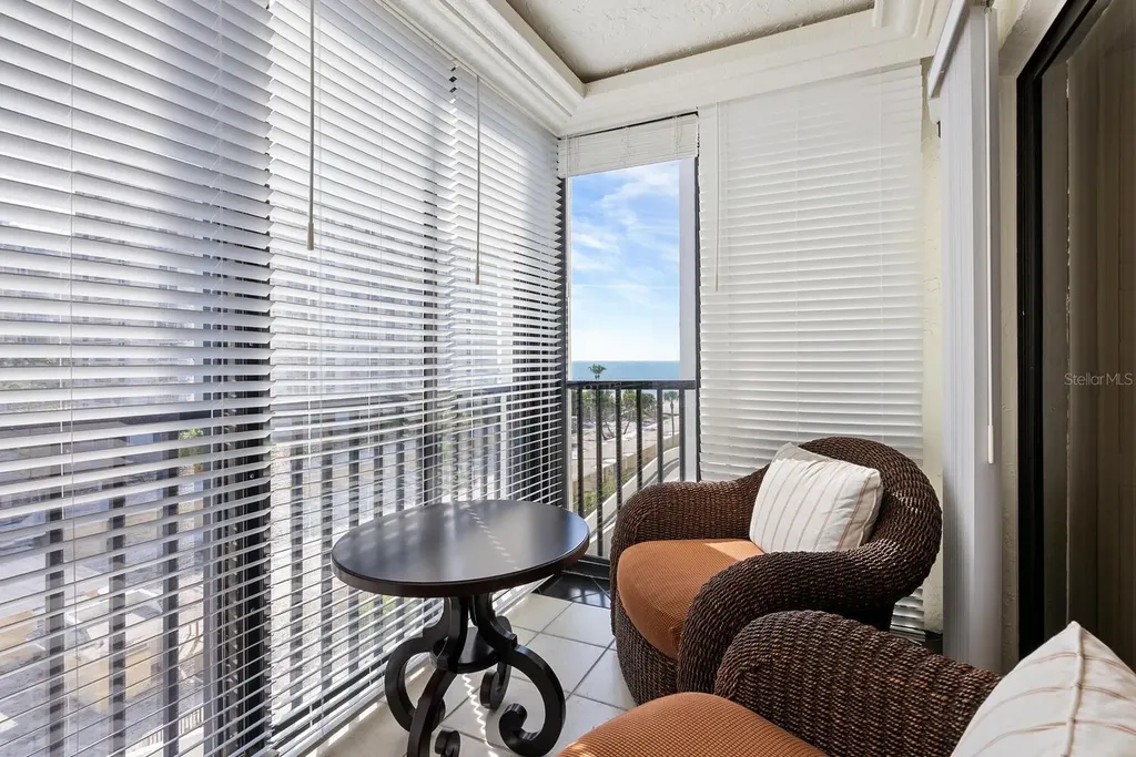 1104 Benjamin Franklin Drive Sarasota FL 34236