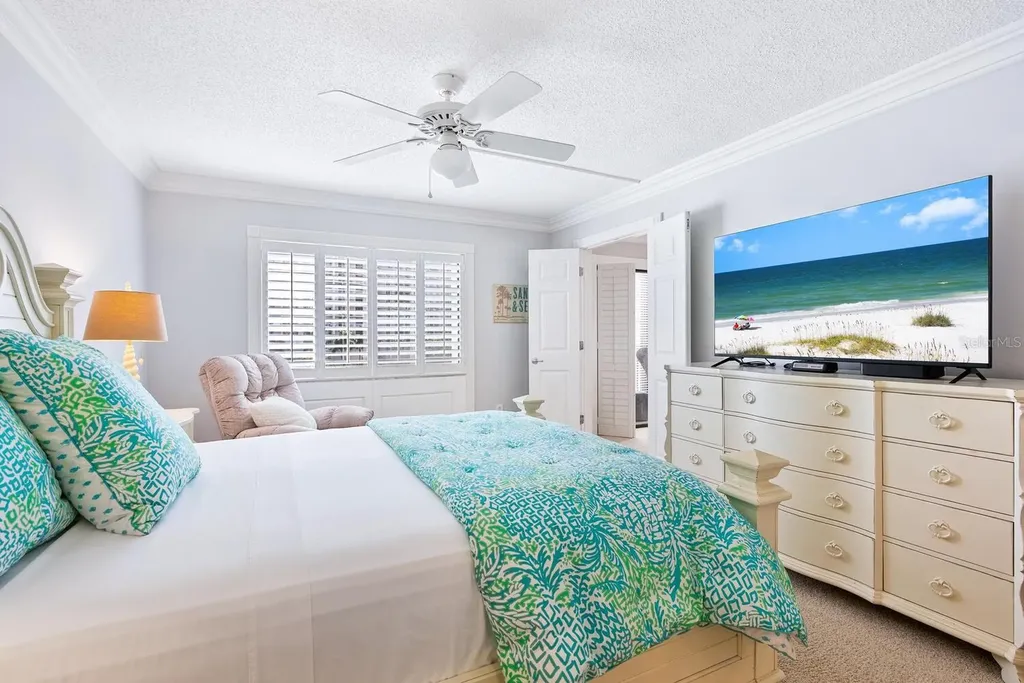 1104 Benjamin Franklin Drive Sarasota FL 34236