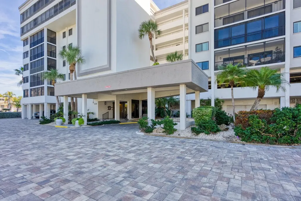 1104 Benjamin Franklin Drive Sarasota FL 34236