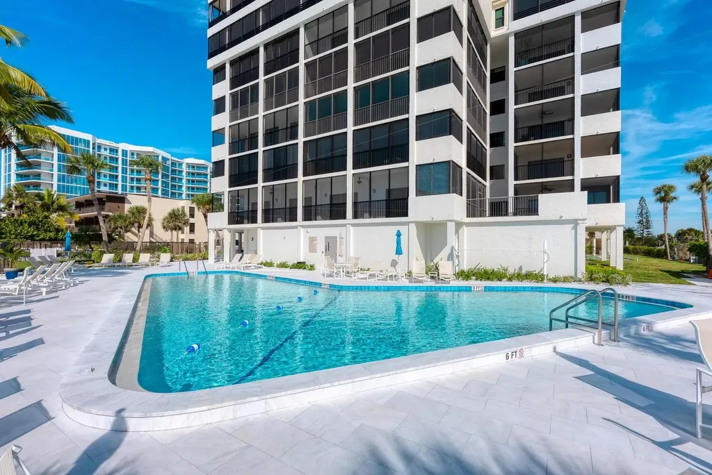 1104 Benjamin Franklin Drive Sarasota FL 34236