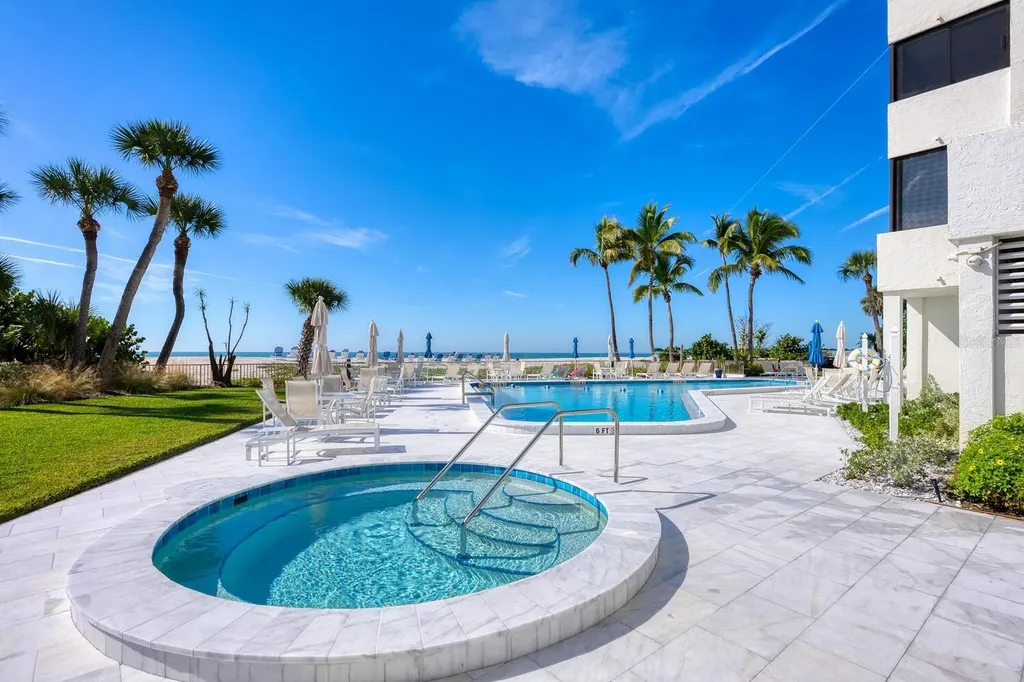 1104 Benjamin Franklin Drive Sarasota FL 34236