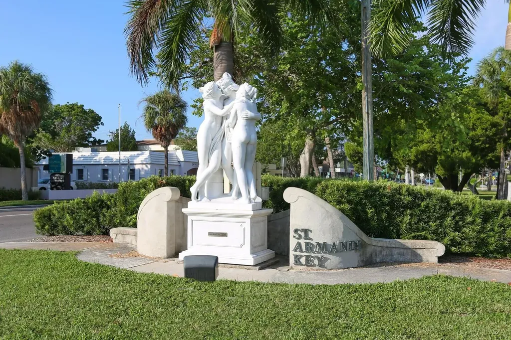 1104 Benjamin Franklin Drive Sarasota FL 34236