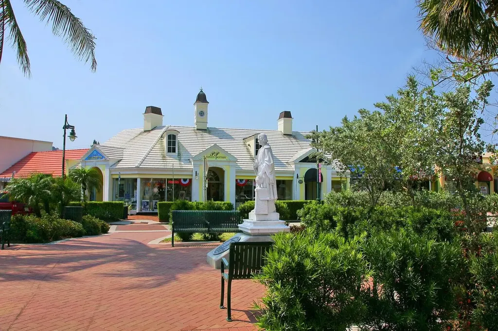1104 Benjamin Franklin Drive Sarasota FL 34236
