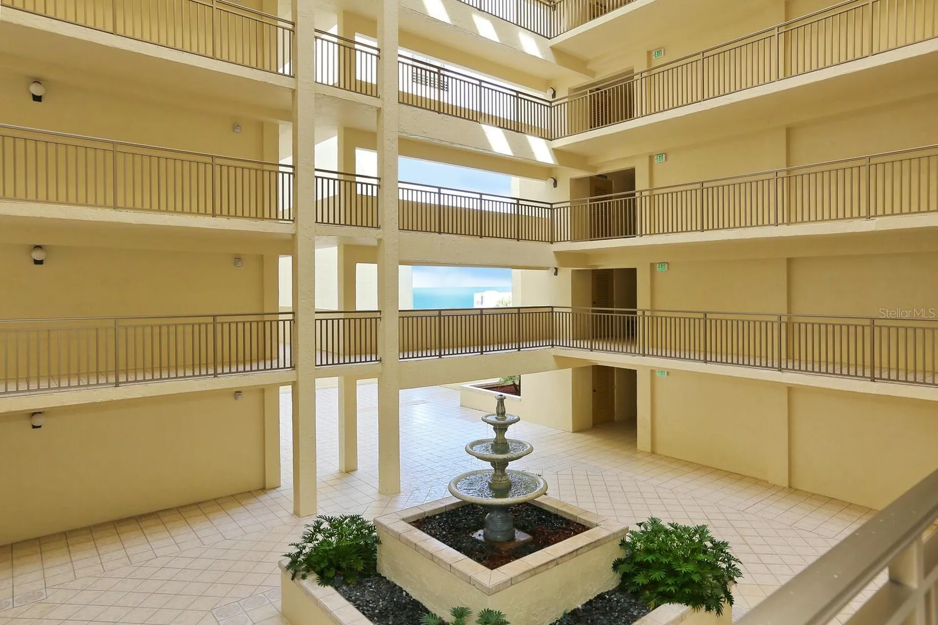 1104 Benjamin Franklin Drive Sarasota FL 34236