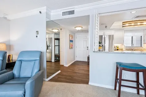 1104 Benjamin Franklin Drive Sarasota FL 34236