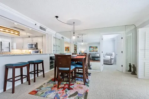 1104 Benjamin Franklin Drive Sarasota FL 34236