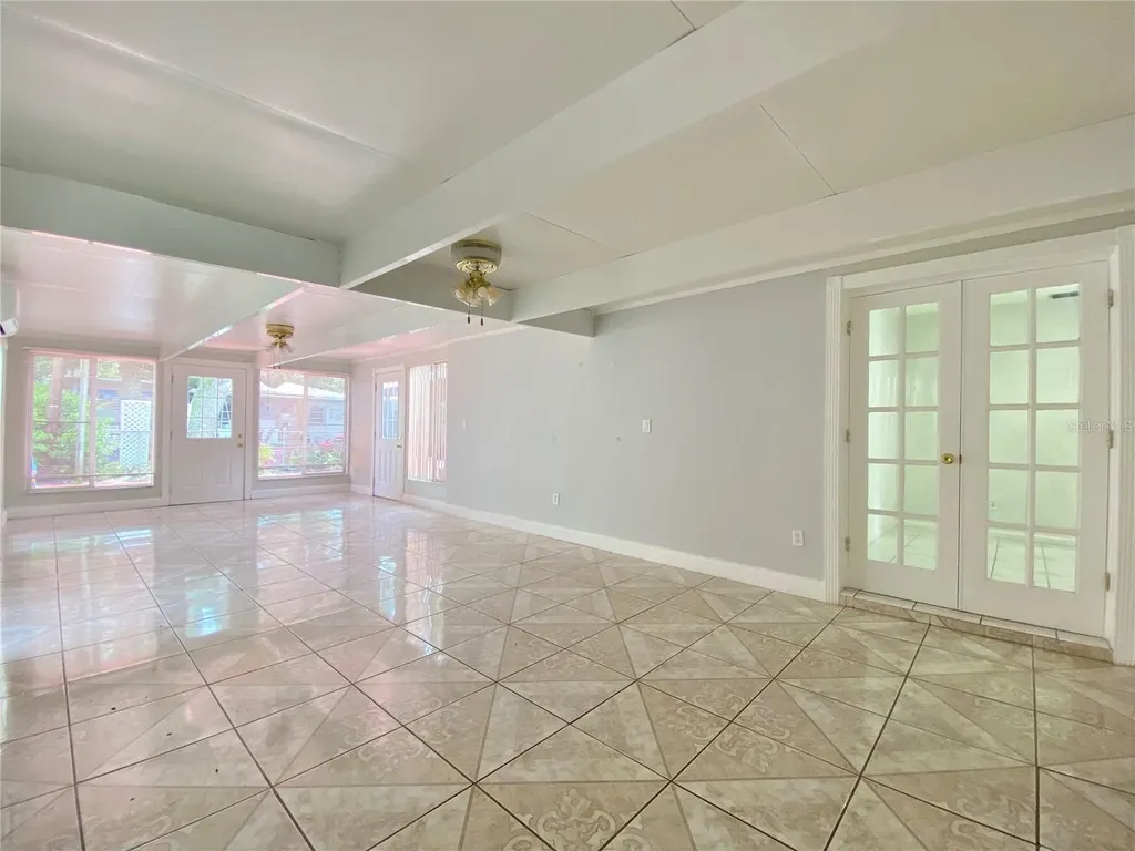 3112 W Tampa Bay Boulevard Tampa FL 33607