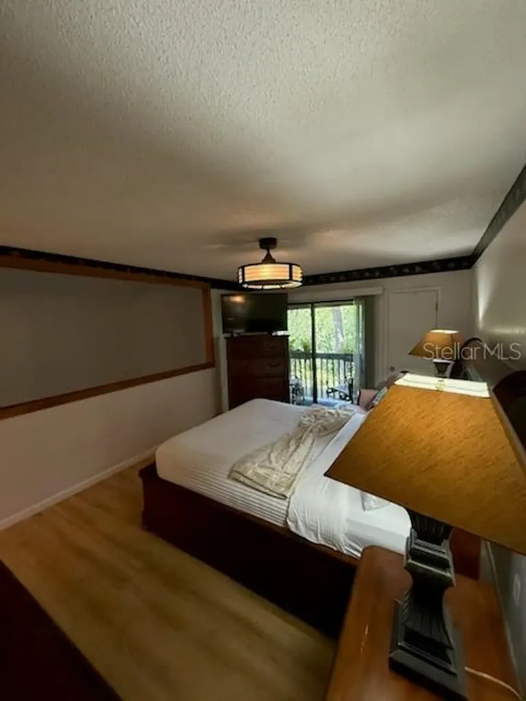 4846 Pebble Beach Orlando FL 32811