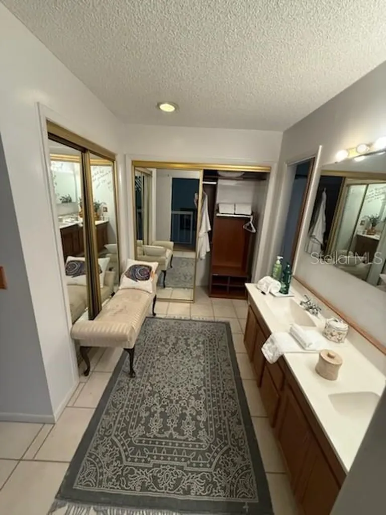 4846 Pebble Beach Orlando FL 32811