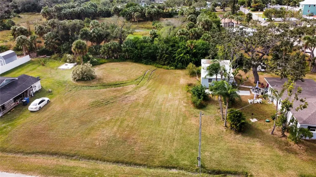 Canal Ruskin FL 33570