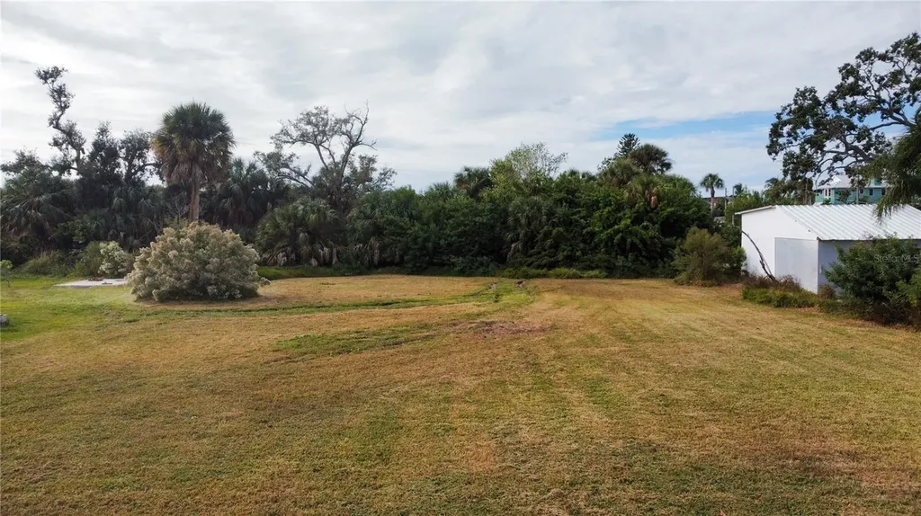 Canal Ruskin FL 33570