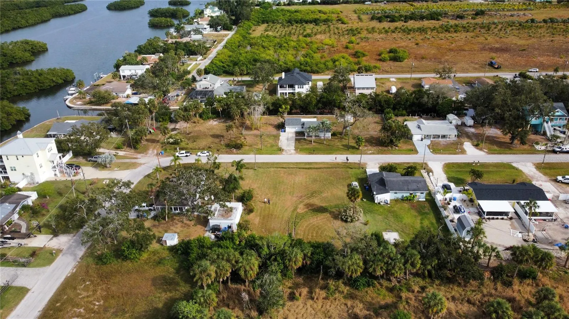 Canal Ruskin FL 33570