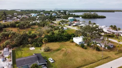 Canal Ruskin FL 33570