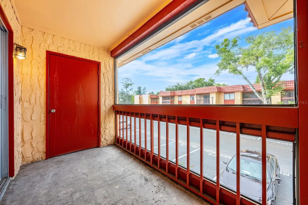 2860 N Powers Drive Orlando FL 32818