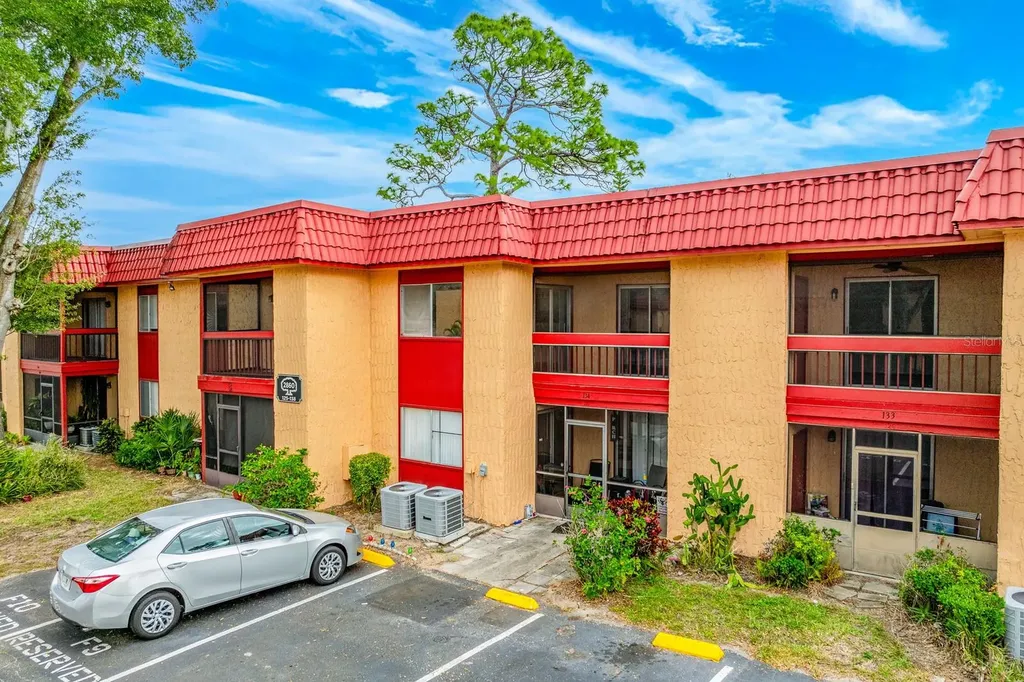 2860 N Powers Drive Orlando FL 32818
