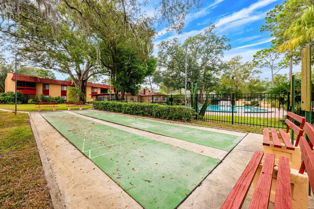 2860 N Powers Drive Orlando FL 32818