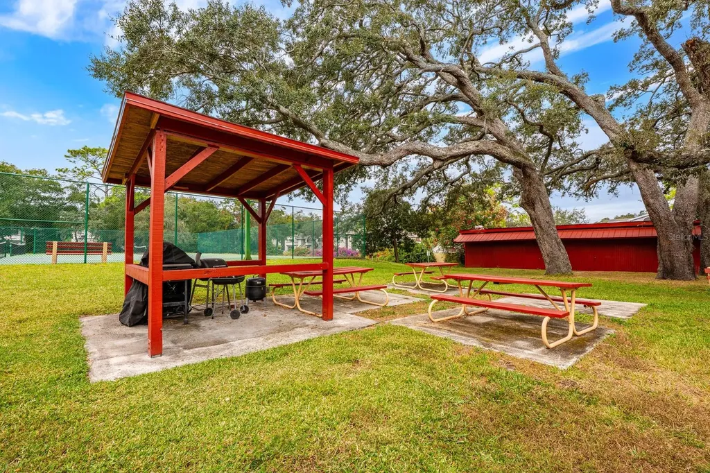 2860 N Powers Drive Orlando FL 32818