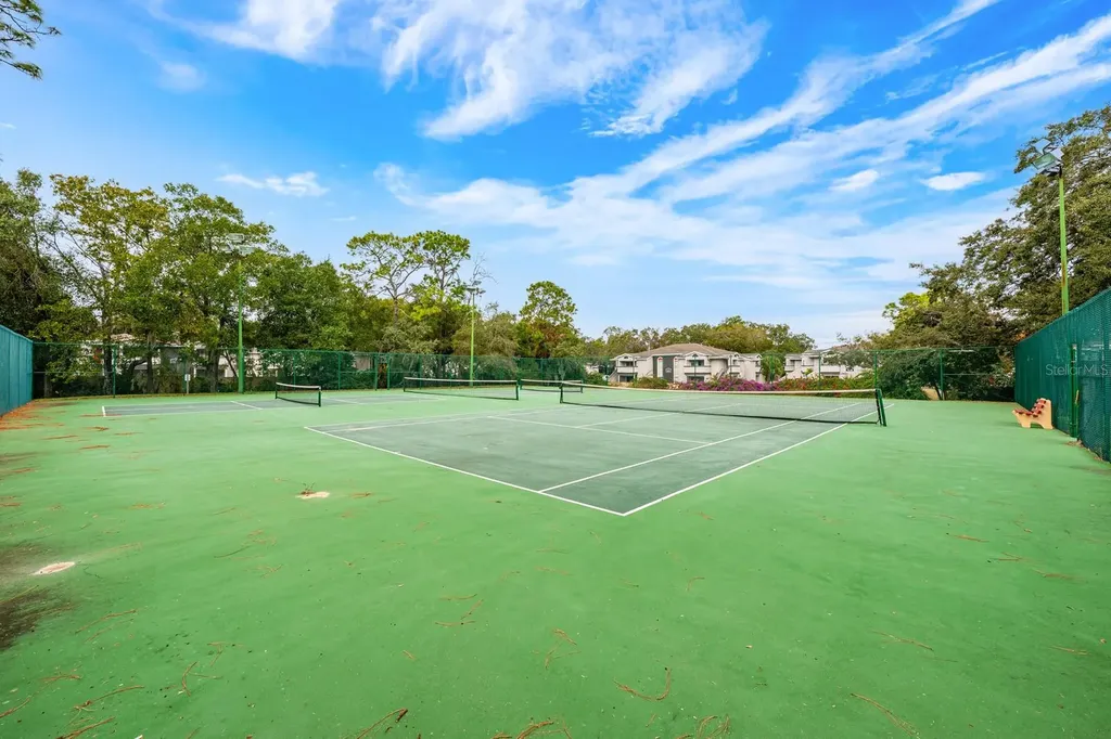 2860 N Powers Drive Orlando FL 32818