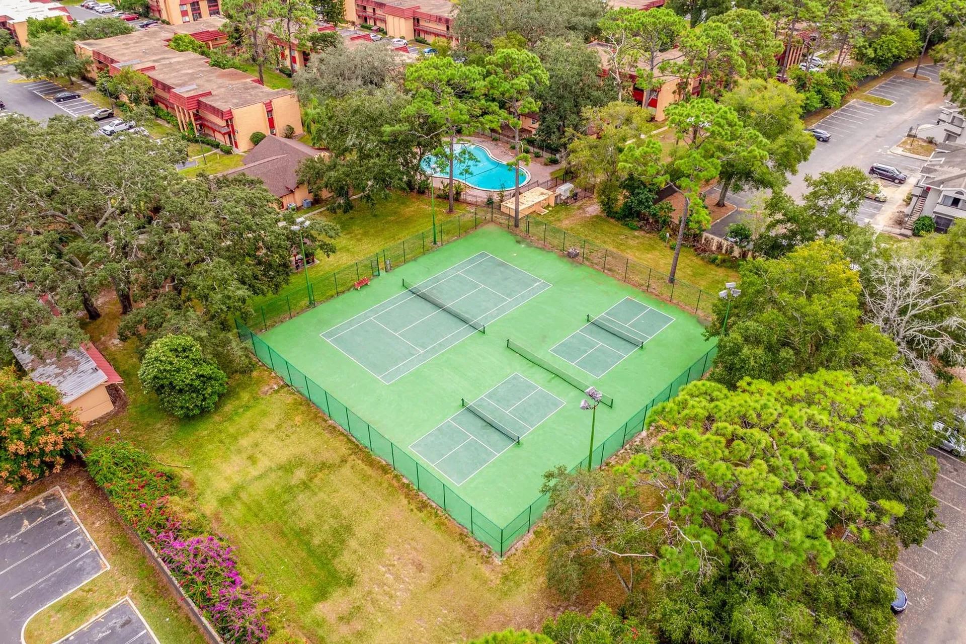 2860 N Powers Drive Orlando FL 32818