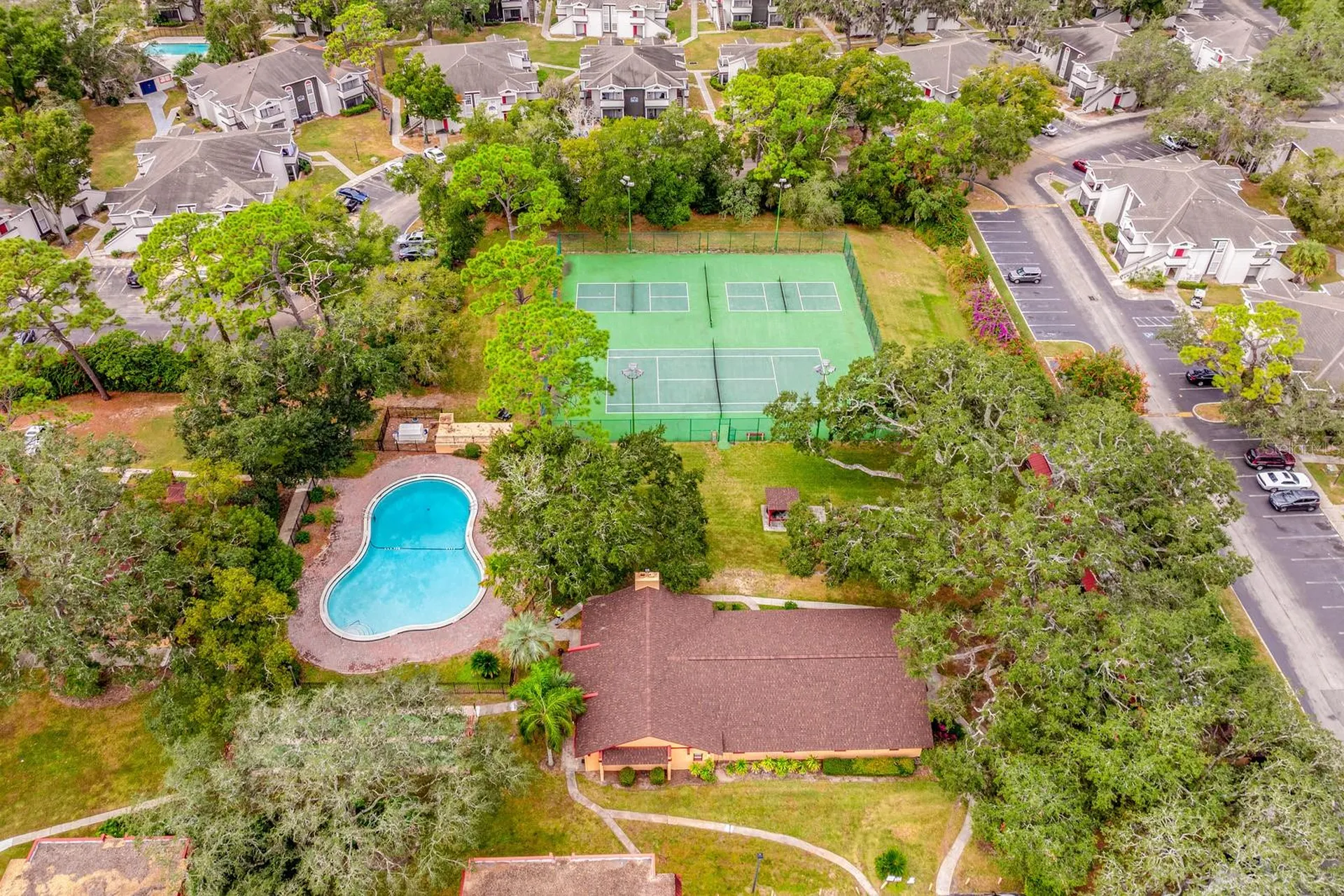 2860 N Powers Drive Orlando FL 32818