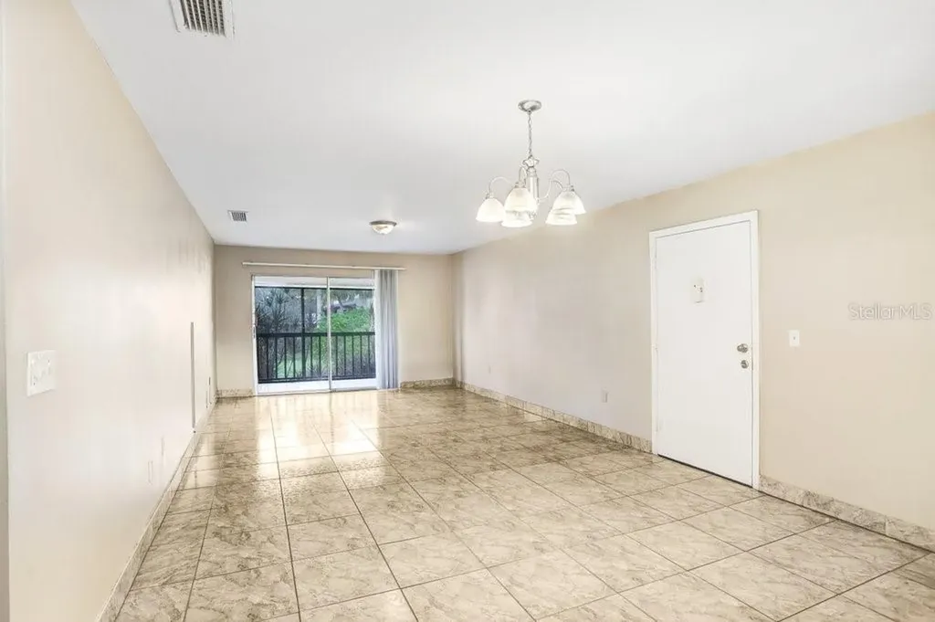 3821 S Lake Drive Tampa FL 33614